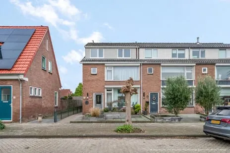 Corner house for sale: Verlengde Acacialaan 7, Rhenen Hoog Rhenen