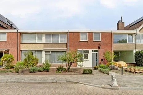 Tussenwoning te koop: Vermeerstraat 8, West 2 Dongen
