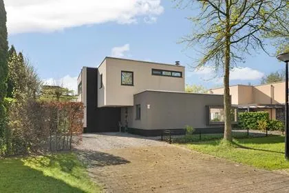 Vrijstaande woning te koop: Vermiljoenstraat 4, Regenboogbuurt West Almere