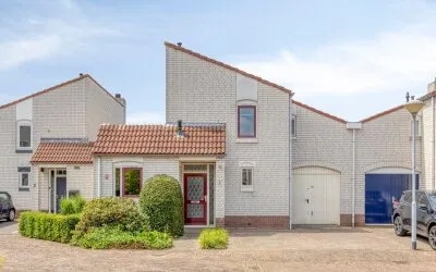Terraced house for sale: Veronaplein 4, De Italiaanse buurt 'S-Hertogenbosch