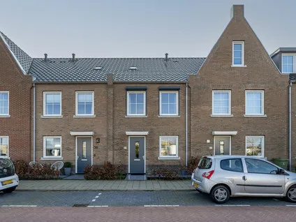 Tussenwoning te koop: Versailles 37, Zevenhuizen