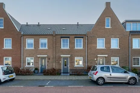 Tussenwoning te koop: Versailles 37, Zevenhuizen-Zuid Zevenhuizen (Zh)