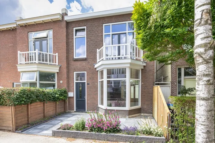 Corner house for sale: Verstolkstraat 4, Achter de Hoven Leeuwarden