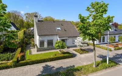 Vrijstaande woning te koop: Verzetsheldenlaan 21, Kerkdorp Acht Eindhoven