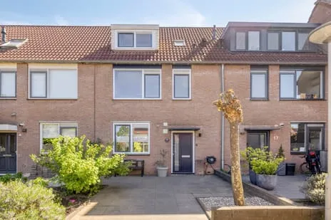 Tussenwoning te koop: Vest 19, Wijdschild Gorinchem