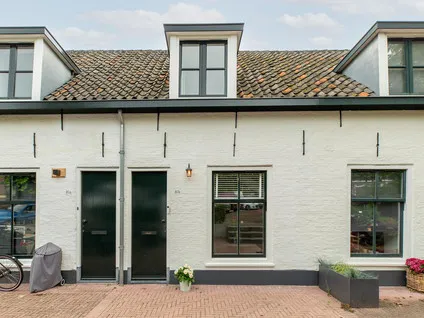 Tussenwoning te koop: Vest 81B, Raam e.o. Gouda