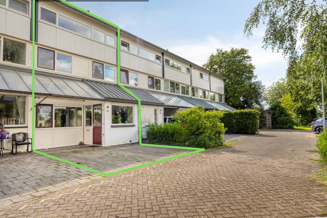 Tussenwoning te koop: Vestdijkgaarde 55, Deventer