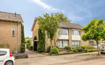Twee-onder-één-kap te koop: Vezelstraat 16, Vlashoek Oss