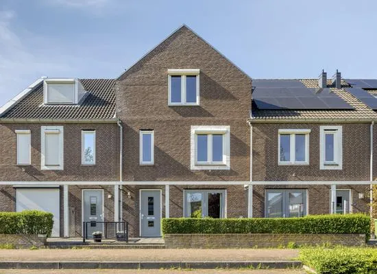 Tussenwoning te koop: Via Alosta 17, Lingebuurt Elst