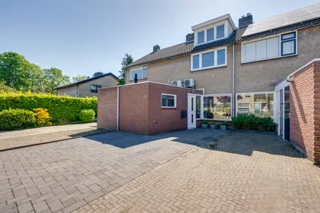 Tussenwoning te koop: Vianendreef 37, Prinsenbeek Prinsenbeek