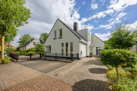 Detached house for sale: Vicaris Hermansstraat 4, Bikkelkamp Grave