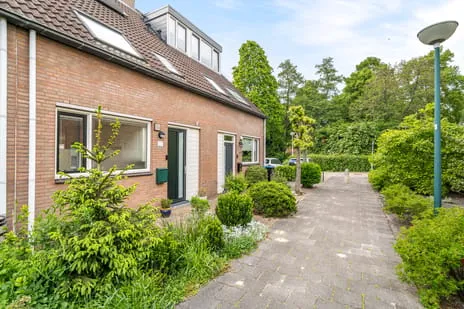 Tussenwoning te koop: Vicarishove 27, Munnikhove Leusden