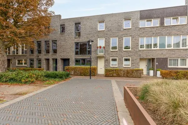 Tussenwoning te koop: Victoriastraat 13, Geleen-Noord Geleen
