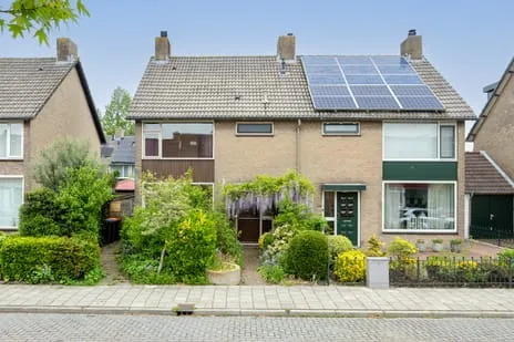 Hoekwoning te koop: Vierambachtsstraat 34, Aardam West Ter Aar