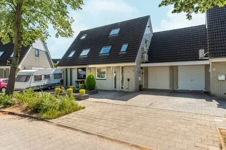 Tussenwoning te koop: Viermorgen 11, Beuningen-Viermorgen Beuningen (Ge)