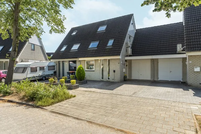 Tussenwoning te koop: Viermorgen 11, Beuningen-Viermorgen Beuningen Gld