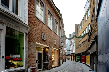 Appartement te huur: Vijfharingenstraat 8D10, Binnenstad Maastricht