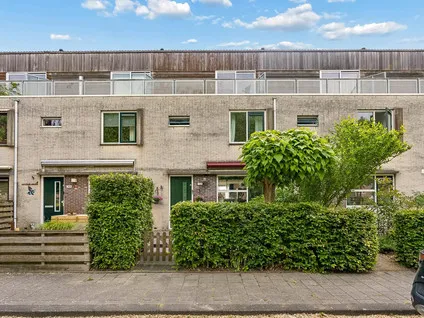 Terraced house for sale: Vijfherenlanden 162, Landstrekenwijk Midden Lelystad