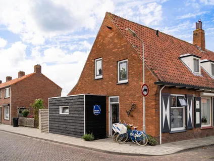 Hoekwoning te koop: Vijverdwarsstraat 13, Yerseke - Kern Yerseke