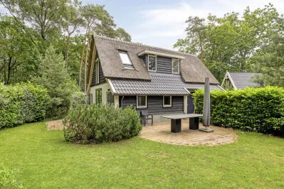 Vrijstaande woning te koop: Vijverlaan 1PB4, Otterlo