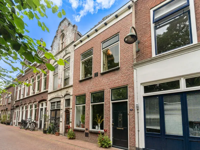 Tussenwoning te koop: Vijverstraat 10, Gouda