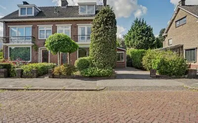 Twee-onder-één-kap te koop: Vijverweg 25, Wantijpark en omgeving Dordrecht