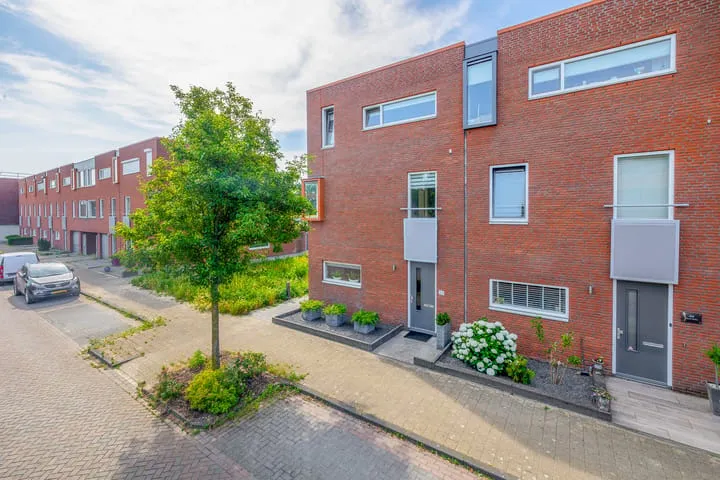 Corner house for sale: Villa Dotterbloem 24, Landgoed Driessen Waalwijk