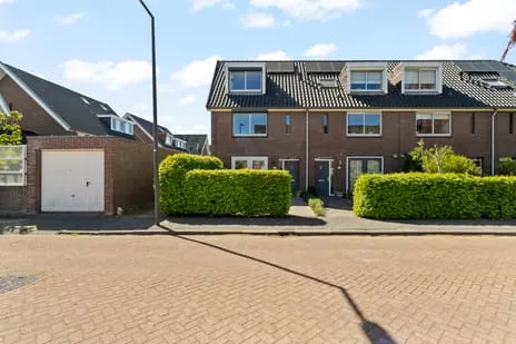 Hoekwoning te koop: Vilmos Huszárstraat 27, Nesselande Rotterdam