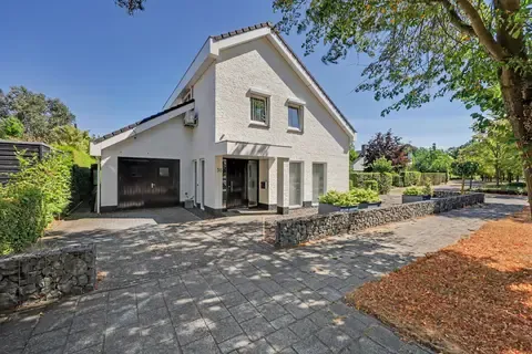 Vrijstaande woning te koop: Vincent van Goghlaan 38, Waalwijk