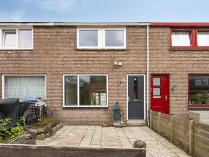 Tussenwoning te koop: Vincent Van Goghstraat 16, Jacob Marisstraat en omgeving Dordrecht