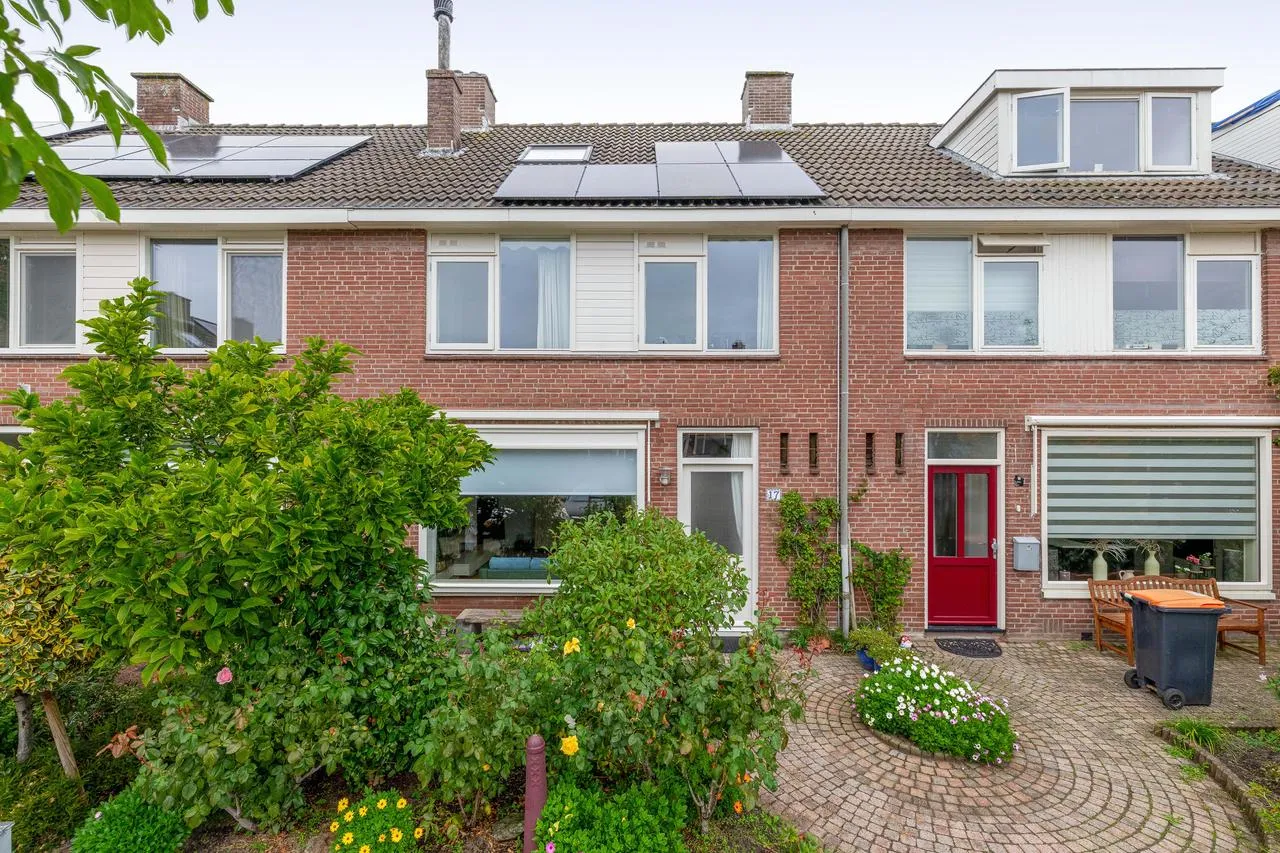 Tussenwoning te koop: Vincent van Goghstraat 17, Lisse