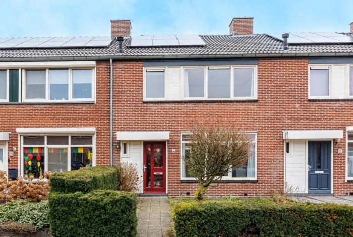 Tussenwoning te koop: Vincent van Goghstraat 15, Bergen L