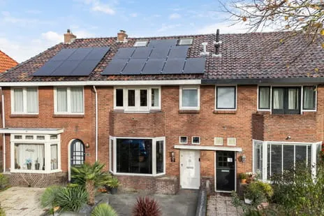 Tussenwoning te koop: Vincent van Goghstraat 52, Julianapark Leeuwarden