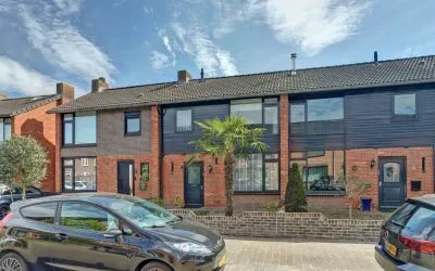 Tussenwoning te koop: Vincent van Goghstraat 6, Vlijmen