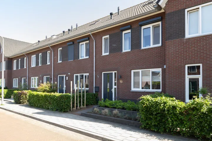 Tussenwoning te koop: Vingerhoedskruid 10, Vroomshoop-Oost Vroomshoop