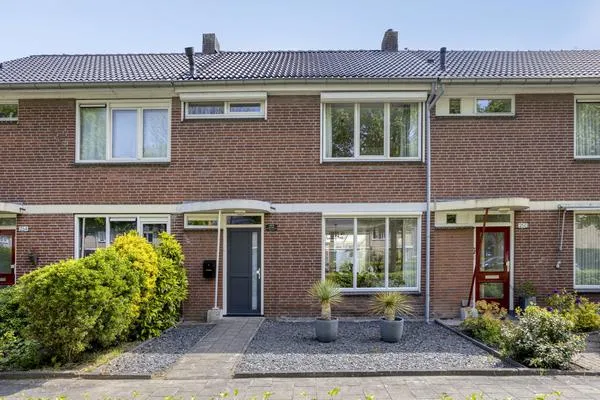 Tussenwoning te koop: Vinkelaan 252, Binderen Helmond