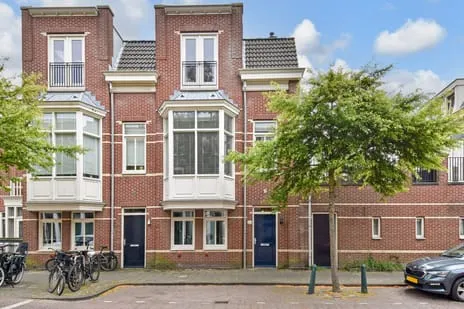 Tussenwoning te koop: Vinkensteynstraat 80, Valkenboskwartier Haag