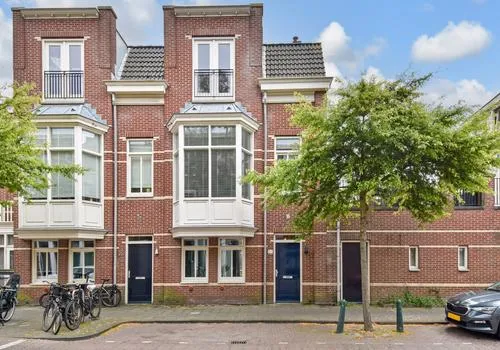 Tussenwoning te koop: Vinkensteynstraat 80, Valkenboskwartier 'S-Gravenhage