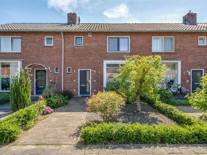 Tussenwoning te koop: Violenstraat 22, Bloemenbuurt Meppel