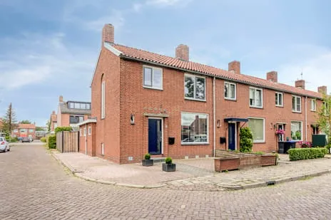 Corner house for sale: Violenstraat 22, Magrietpark Sappemeer