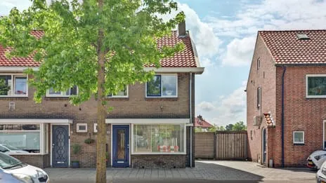 Twee-onder-één-kap te koop: Violierstraat 10, Bornsestraat en omgeving Zuid Almelo