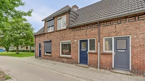 Terraced house for sale: Violierstraat 132, Arendsboer en omgeving Zuid-Riet Zuid Almelo