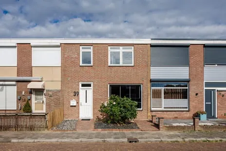 Terraced house for sale: Violierstraat 39, Beuningen-Centrum Oost Beuningen (Ge)