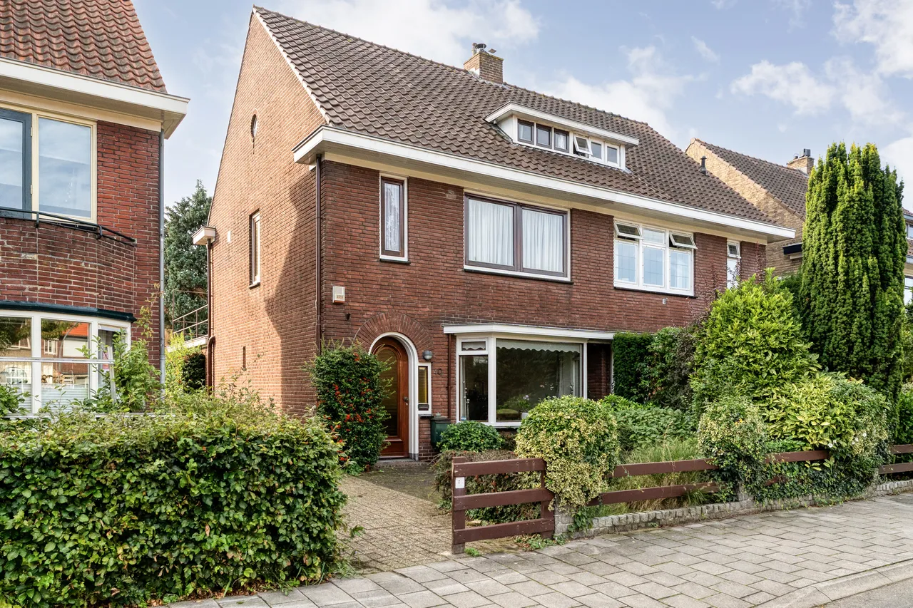 Hoekwoning te koop: Violierstraat 40, Almelo