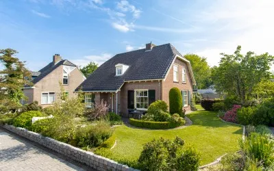 Vrijstaande woning te koop: Violierstraat 5, Wijk Wijk En Aalburg
