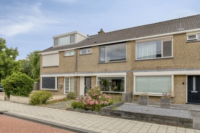 Tussenwoning te koop: Virgostraat 6, Sterrenkwartier-West Spijkenisse