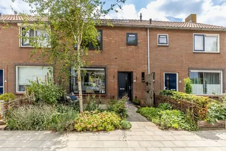 Tussenwoning te koop: Viskilstraat 22, Strijen Buitengebied Mookhoek
