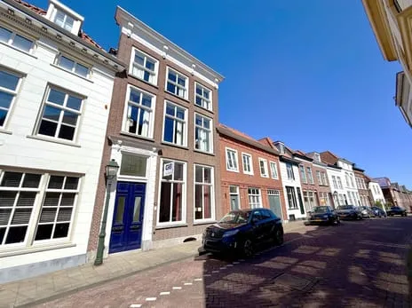 Tussenwoning te koop: Vismarktstraat 10, Geertruidenberg-Kom Geertruidenberg