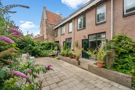 Tussenwoning te koop: Visscherssteeg 21, Lange Elisabethstraat, Mariaplaats en omgeving Utrecht