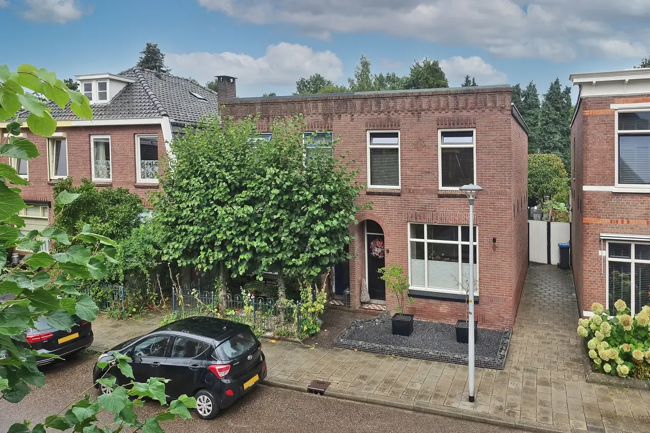 Twee-onder-één-kap te koop: Vissedijk 9, Almelo